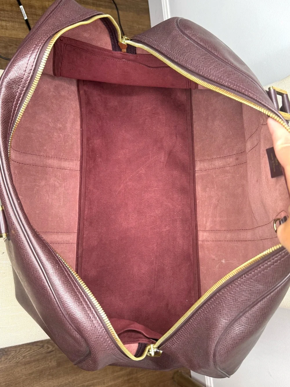 Authentic Louis Vuitton taiga burgundy leather Kandall unisex travel bag LV